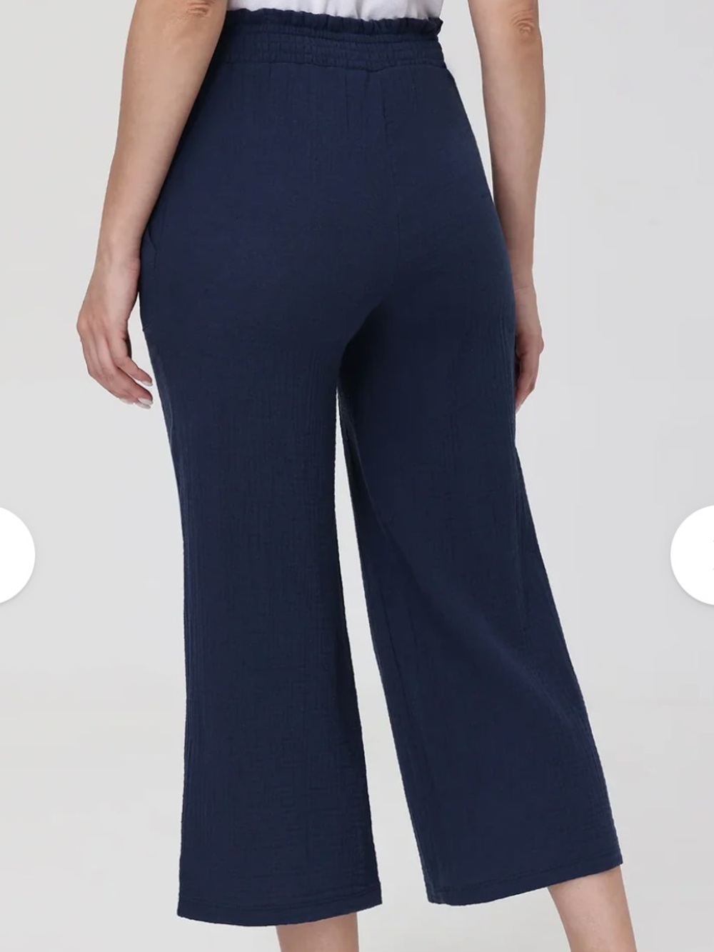 89th & Madison black Elastic-Waist Wide-Leg Capri Pants